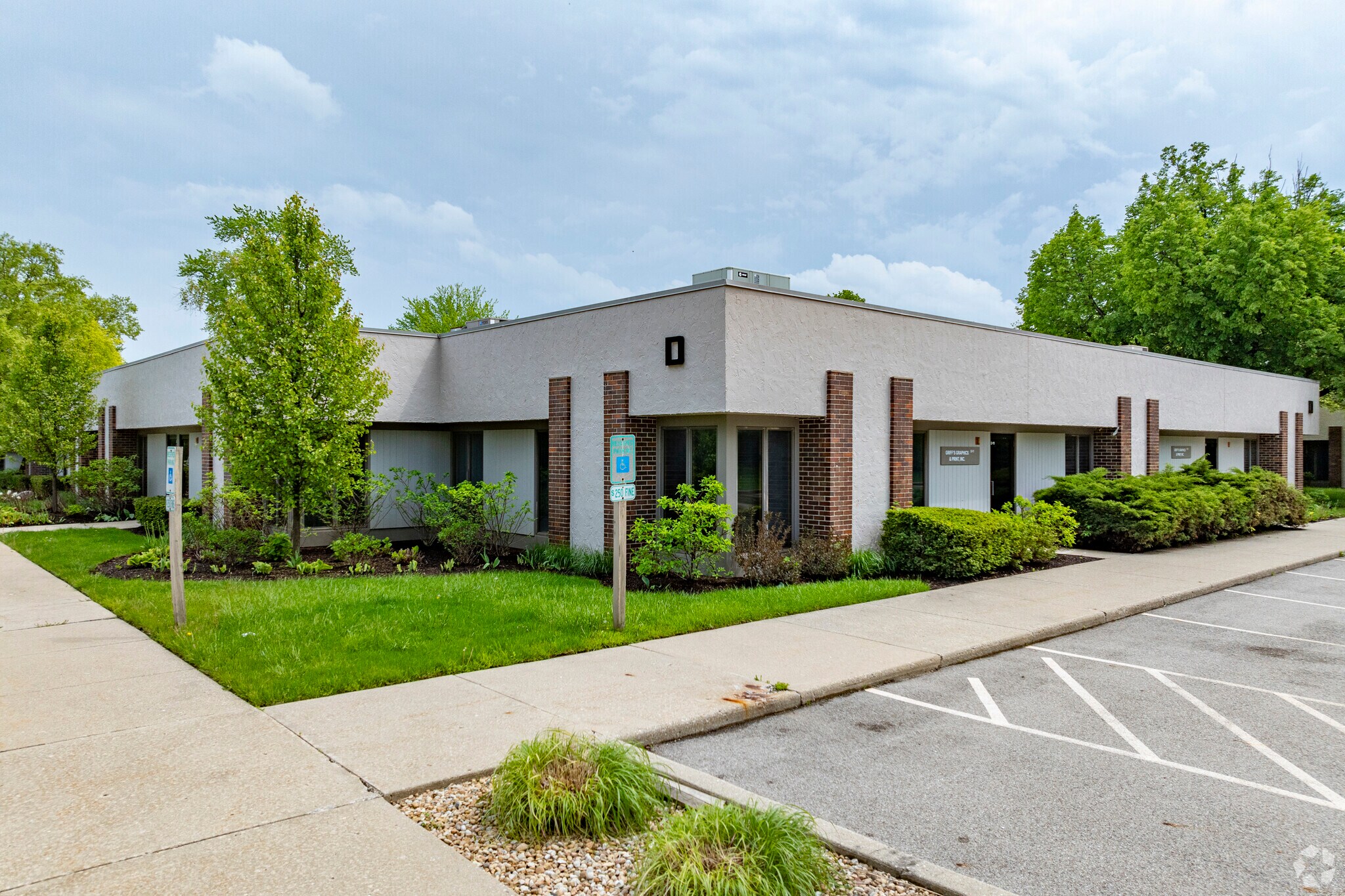 1117 S Milwaukee Ave, Libertyville, IL à vendre Photo principale- Image 1 de 14