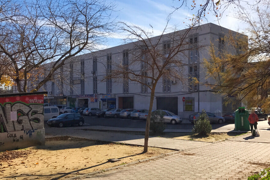 Avenida Regiones, 2, Fuenlabrada, Madrid for lease - Building Photo - Image 1 of 2