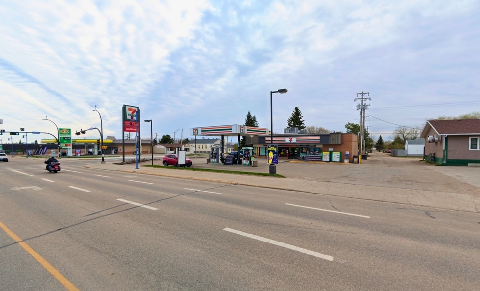 4913 50 Ave, Drayton Valley, AB à vendre - Photo du bâtiment - Image 3 de 3