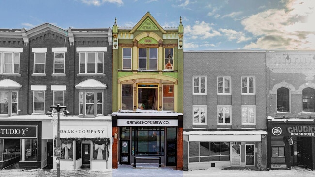 Plus de détails pour 21 Market Pl, Stratford, ON - Commerce de détail à vendre