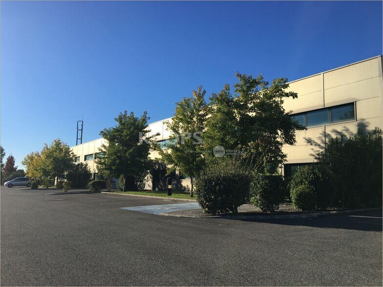 Flex dans Toulouse à louer - Photo du bâtiment - Image 1 de 8