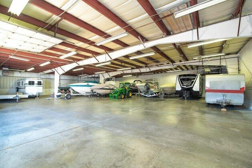 3737 Douglas Ave, Racine, WI à louer - Photo du bâtiment - Image 3 de 22