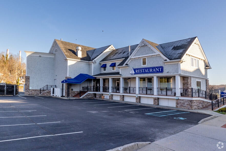 154 W Broadway, Port Jefferson, NY for sale - Building Photo - Image 2 of 11