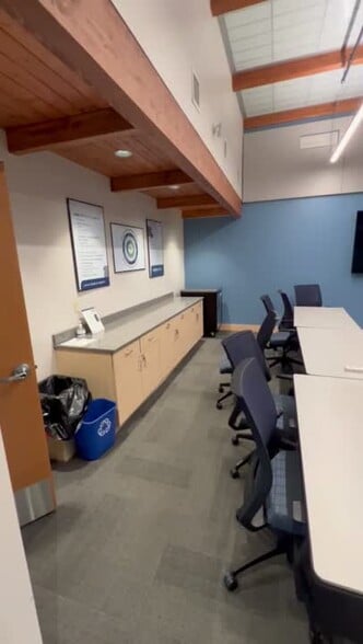 449 Gardner St, South Beloit, IL for sale - Commercial Listing Video - Image 2 of 11