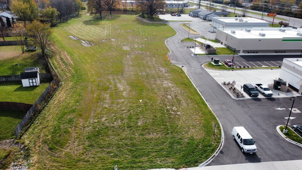 811 US 31, Whiteland, IN à louer - Photo du bâtiment - Image 2 de 8