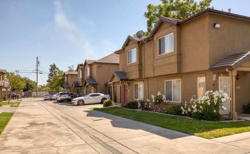 556 Vermont Ave, Turlock, CA à vendre - Photo du bâtiment - Image 3 de 5