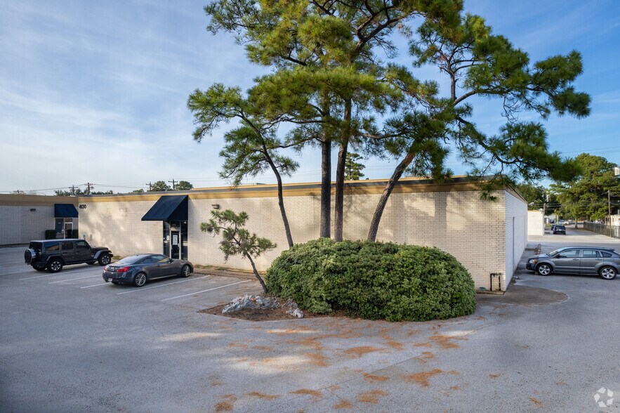 4140 Directors Row, Houston, TX à louer - Photo du bâtiment - Image 3 de 7