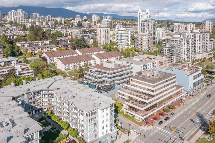 410, 460 And 470 - 233 West 1st St, North Vancouver, BC à vendre - Photo du bâtiment - Image 2 de 9
