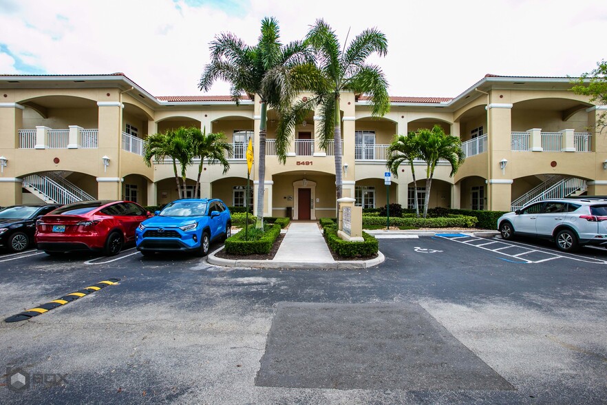 5491 N University Dr, Coral Springs, FL à vendre - Photo du bâtiment - Image 1 de 1