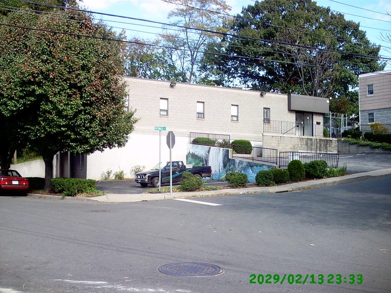 18 Reynolds St, Norwalk, CT à louer - Photo du bâtiment - Image 1 de 6