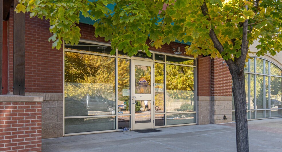 555 Rivergate Ln, Durango, CO à vendre - Photo du bâtiment - Image 3 de 11