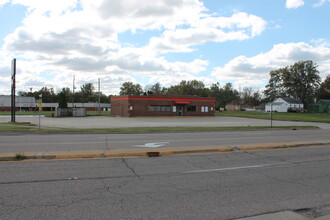 10050 St. Clair Ave, Fairview Heights, IL for lease Building Photo- Image 2 of 5