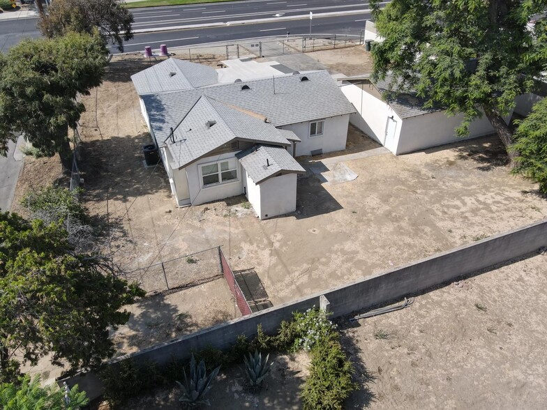 14292 Jurupa Ave, Fontana, CA à vendre - Photo du b timent - Image 3 de 15