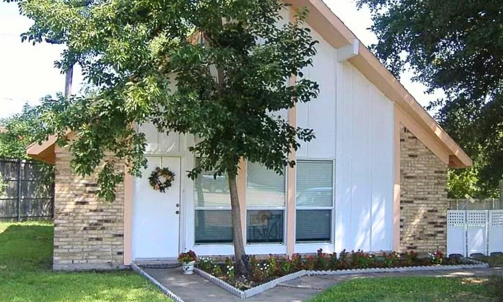 2300 Live Oak St, Commerce, TX à vendre - Photo du bâtiment - Image 2 de 11