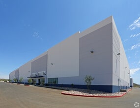 325 E Pinnacle Peak Rd, Phoenix, AZ for lease Building Photo- Image 2 of 5