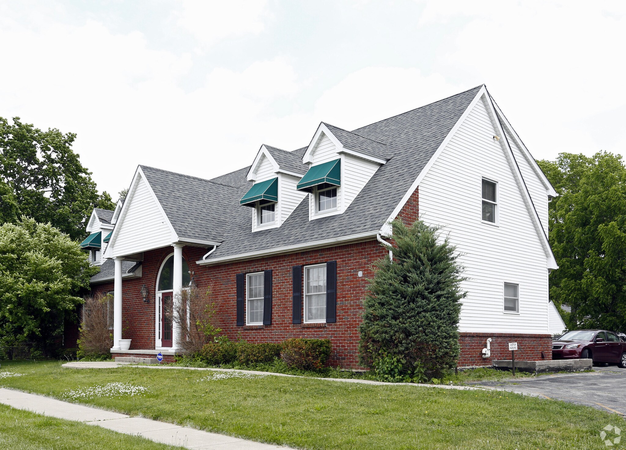 1421 S Reynolds Rd, Toledo, OH for sale Primary Photo- Image 1 of 7