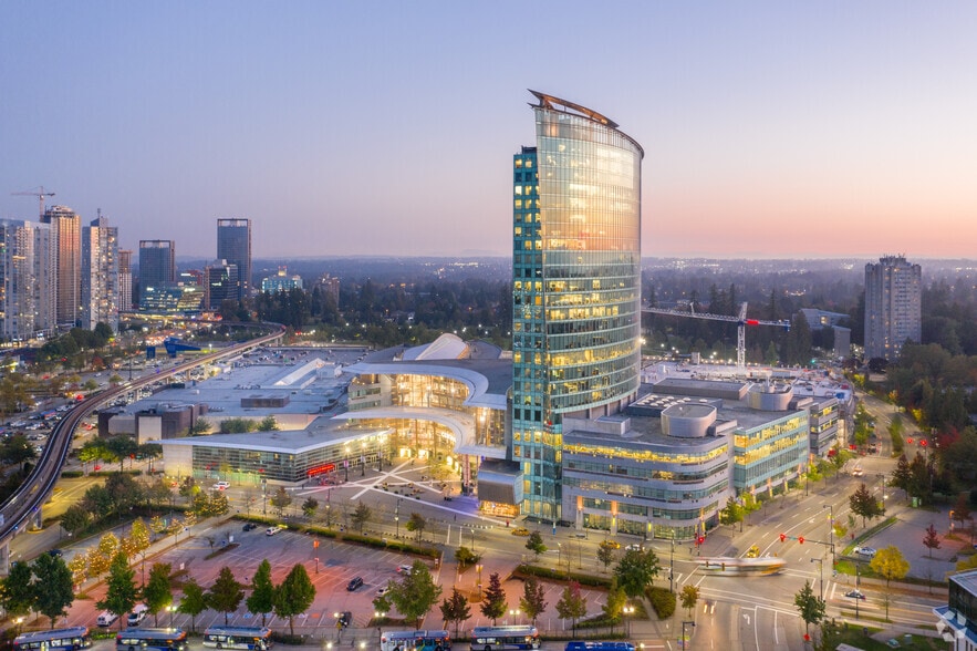 10153 King George Blvd, Surrey, BC à louer - Photo du bâtiment - Image 1 de 29