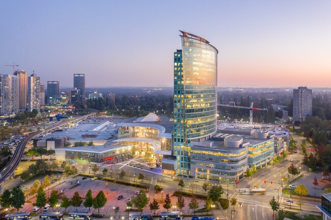 Plus de détails pour 10153 King George Blvd, Surrey, BC - Bureau, Commerce de détail à louer