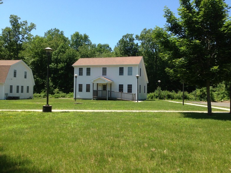 176 Route 81, Killingworth, CT à louer - Photo du bâtiment - Image 3 de 7