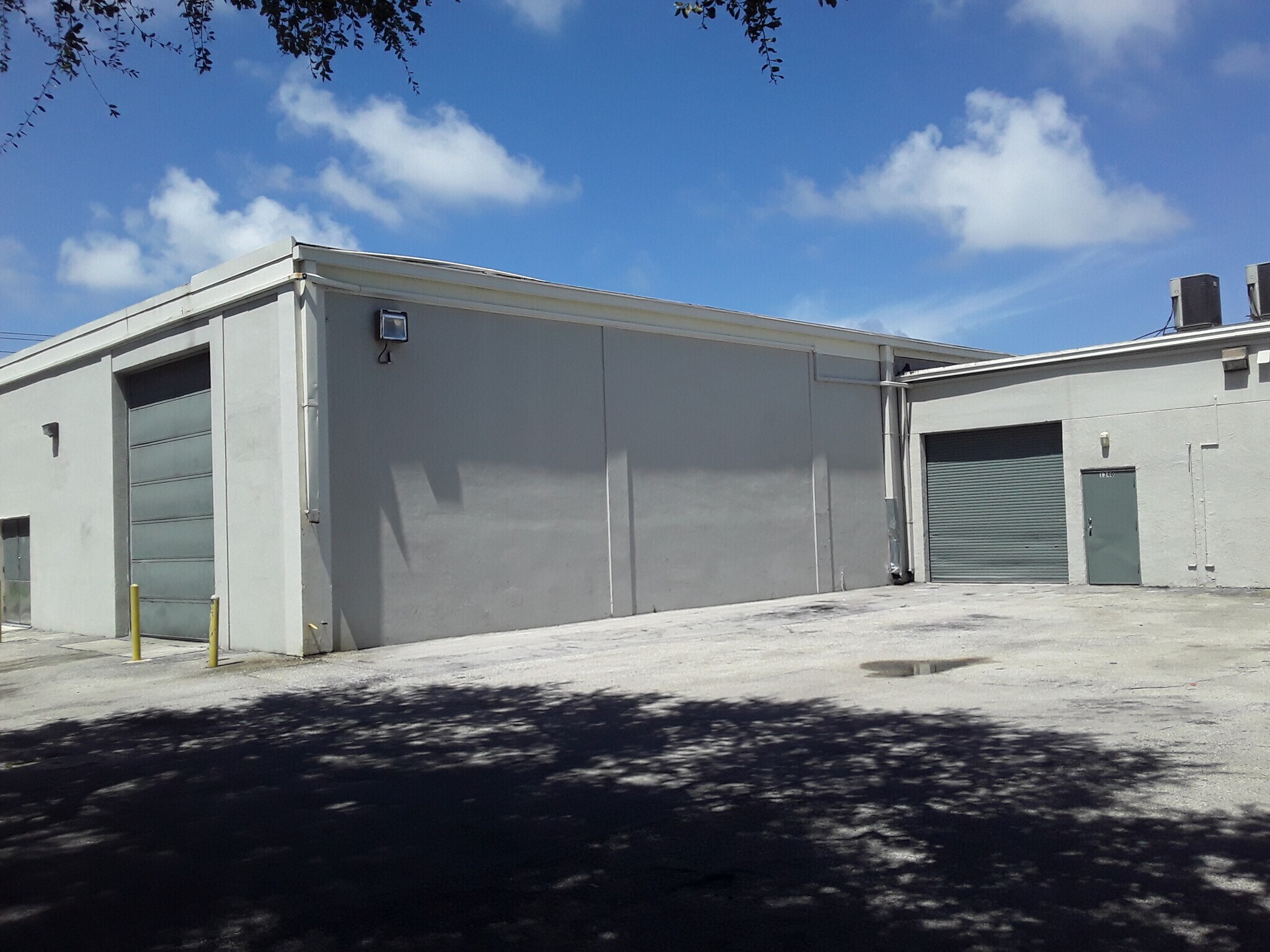 1900 NW 33rd St, Pompano Beach, FL à louer Photo principale- Image 1 de 6