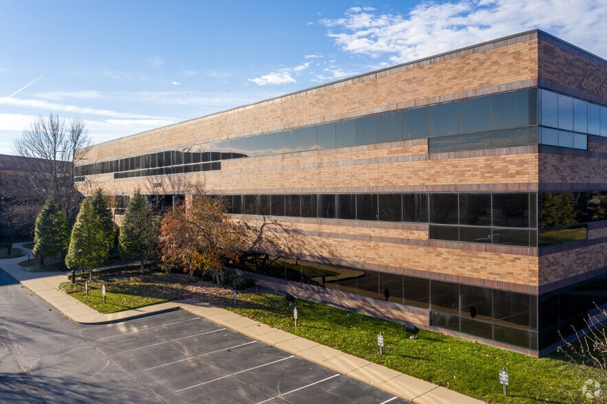 9900 Corporate Campus Dr, Louisville, KY for sale - Building Photo - Image 3 of 10