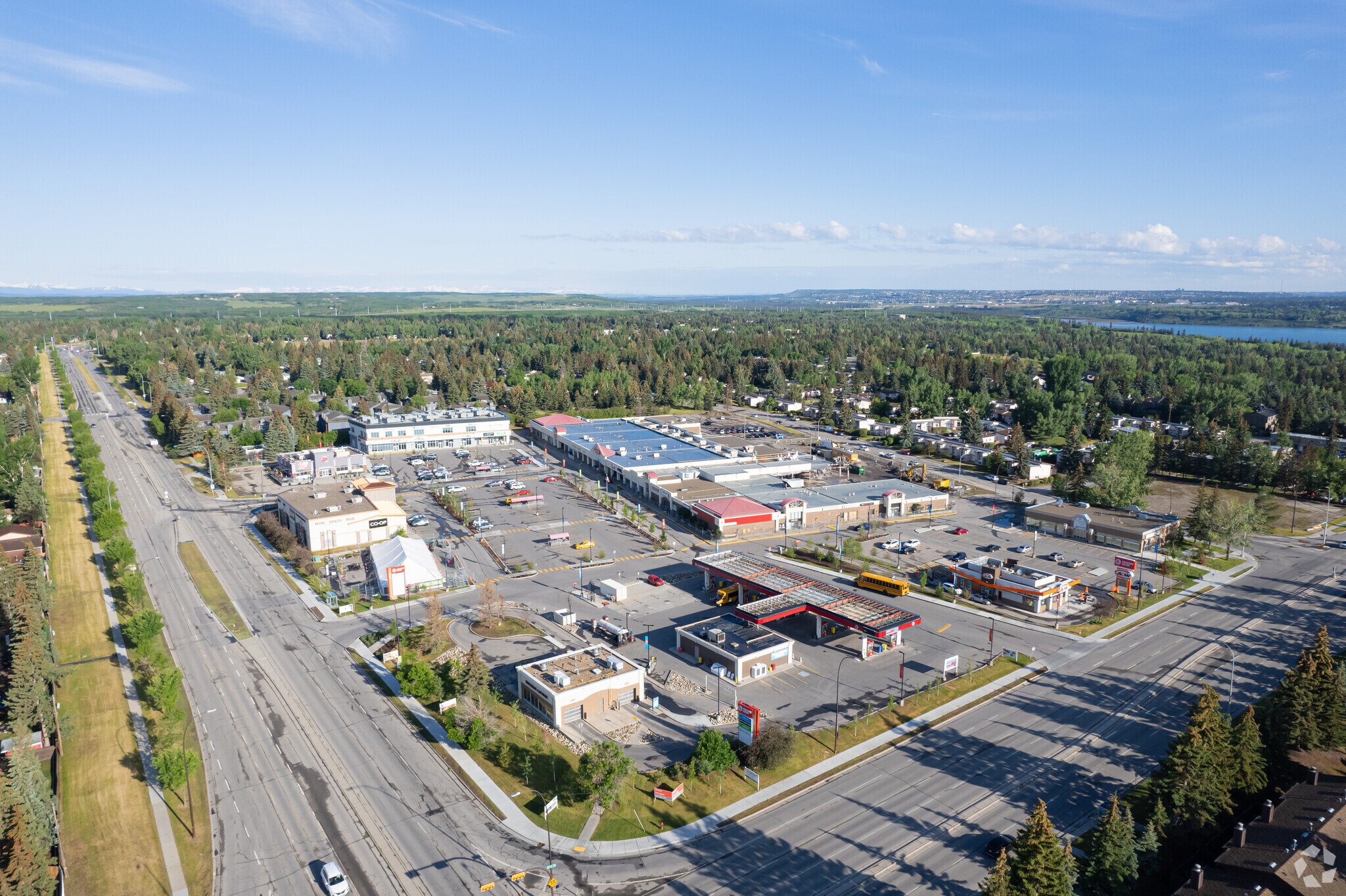 2580 Southland Dr SW, Calgary, AB à louer Photo principale- Image 1 de 8