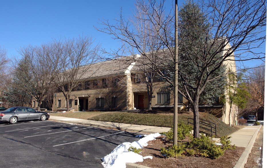 971-985 Russell Ave, Gaithersburg, MD for lease - Building Photo - Image 2 of 3