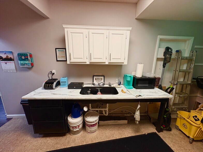 802 Lima St, Wapak, OH à vendre - Photo du bâtiment - Image 2 de 9