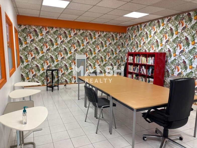 Office in Champagne Au Mont D Or for sale - Interior Photo - Image 2 of 12