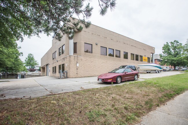 Plus de détails pour 6826 Hill Park Dr, Lorton, VA - Industriel à louer