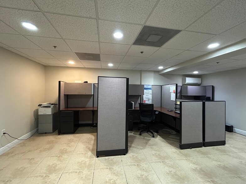 14000-14046 NW 82nd Ave, Miami Lakes, FL à louer - Photo du bâtiment - Image 2 de 82