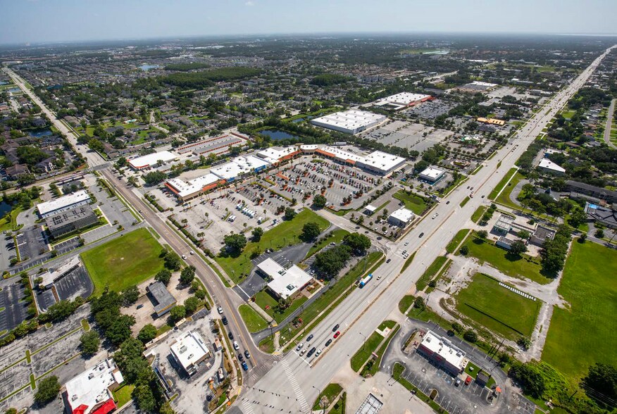 3183 W Vine St, Kissimmee, FL à louer - Photo du bâtiment - Image 3 de 7