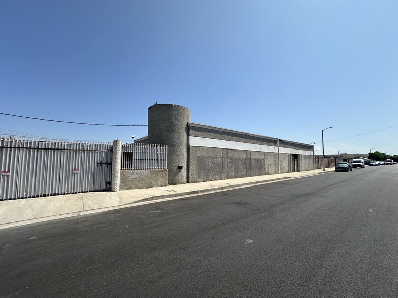 9000 Owensmouth Ave, Chatsworth, CA for lease - Building Photo - Image 1 of 12