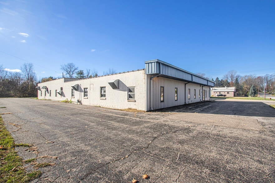 100 Aylworth Ave, South Haven, MI à louer - Photo du bâtiment - Image 3 de 18