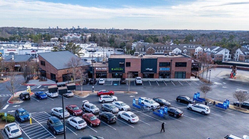 227 NE Sandy Springs Cir, Atlanta, GA for lease - Building Photo - Image 3 of 7