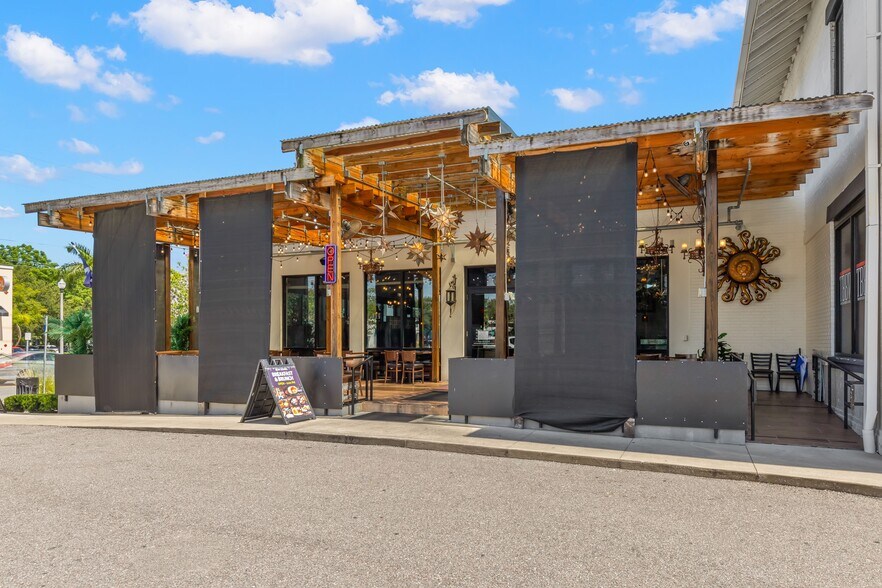 327 11th Ave N, Saint Petersburg, FL à vendre - Photo du bâtiment - Image 3 de 24