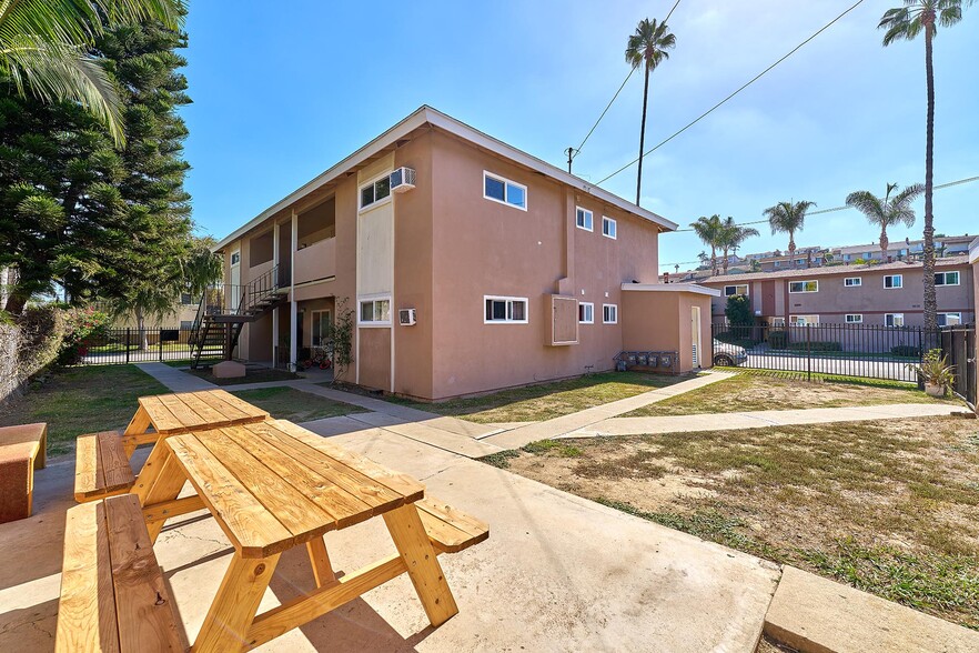1381 Burwood St, La Habra, CA for sale - Building Photo - Image 3 of 73