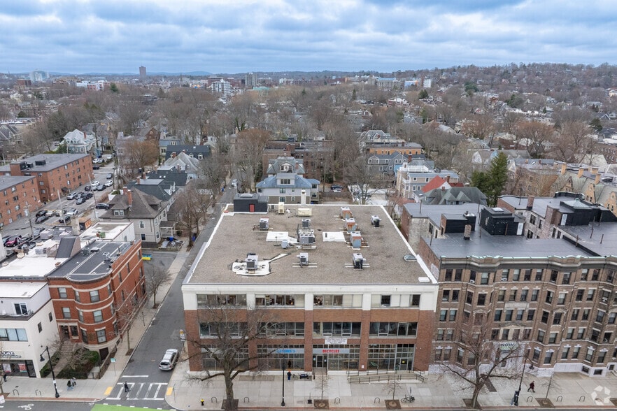 1048-1050 Commonwealth Ave, Boston, MA for lease - Building Photo - Image 2 of 6