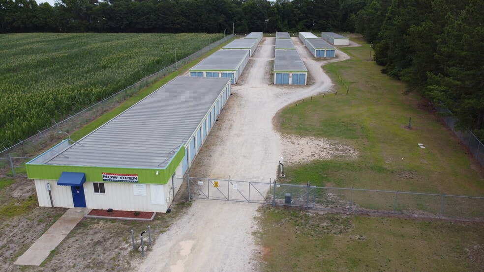 1600 Starlite Dr, Lumberton, NC for sale - Primary Photo - Image 1 of 4