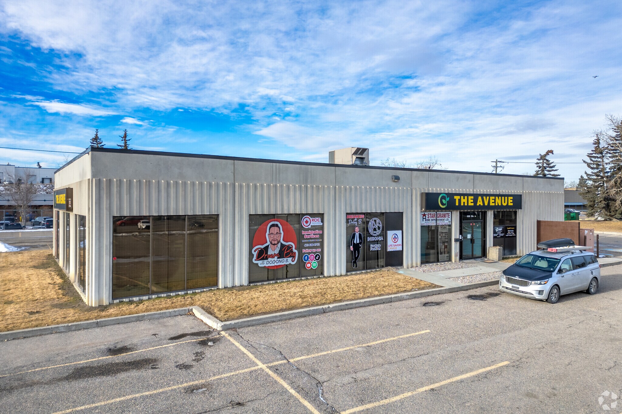 1111 33 St NE, Calgary, AB for sale Primary Photo- Image 1 of 1