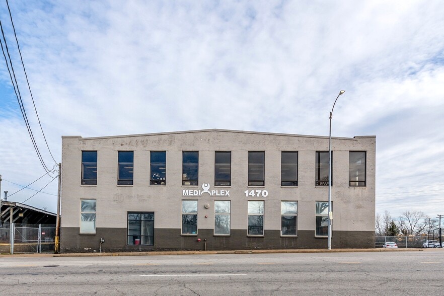 1470 S Vandeventer Ave, Saint Louis, MO for sale - Building Photo - Image 2 of 19