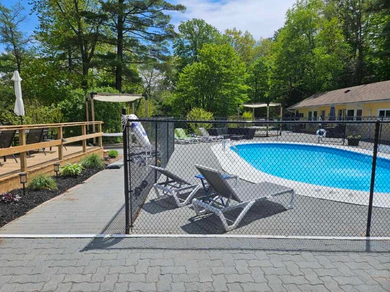 9717 Army Camp Rd, Lambton Shores, ON for sale - Building Photo - Image 3 of 41