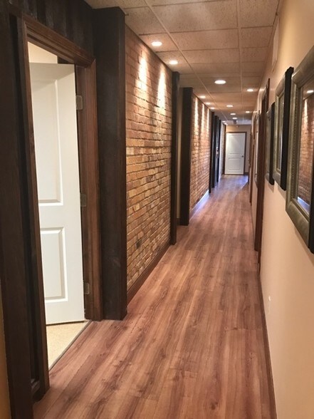 820 N Main St, Wichita, KS à vendre - Photo intérieure - Image 3 de 4