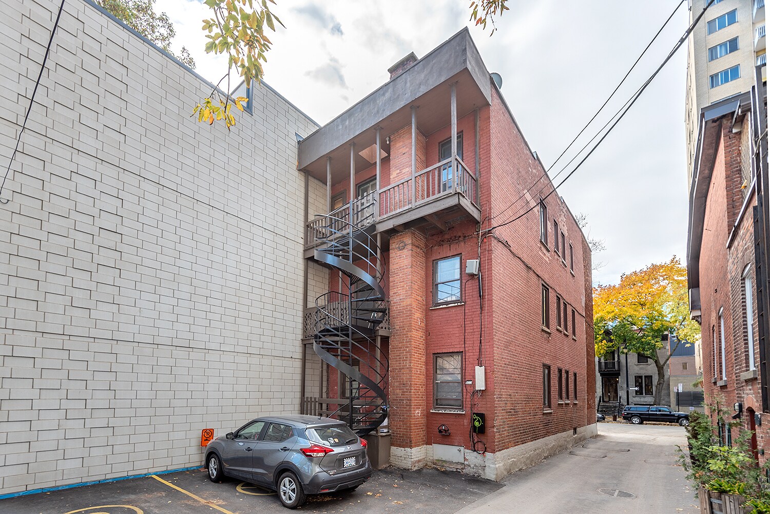 1441 St Chomedey, Montréal, QC à vendre Photo principale- Image 1 de 1