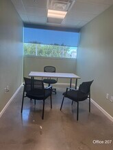 1680 Fruitville Rd, Sarasota, FL for lease Interior Photo- Image 1 of 1