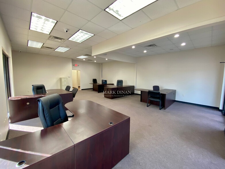 37 Buck Creek Plz, Alabaster, AL for lease - Building Photo - Image 2 of 10