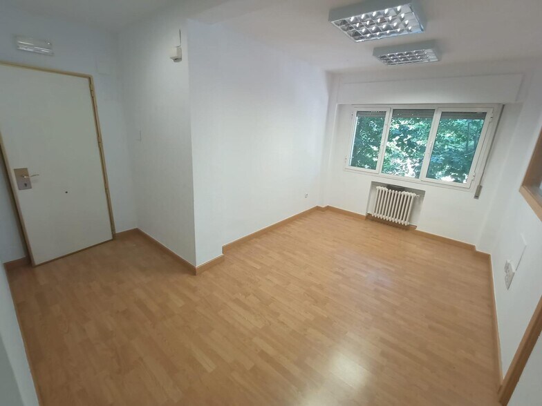 Office in Cáceres, Cáceres for sale - Building Photo - Image 2 of 10