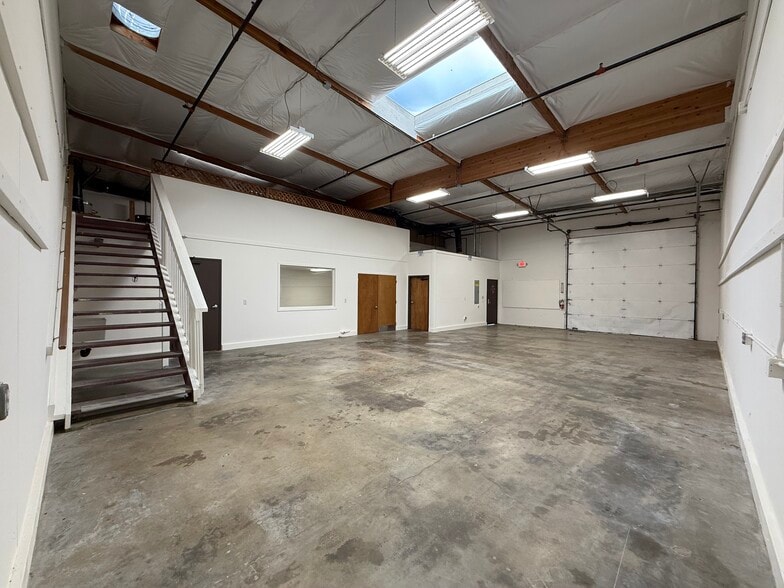 5729 Sonoma Dr, Pleasanton, CA for lease - Building Photo - Image 3 of 12