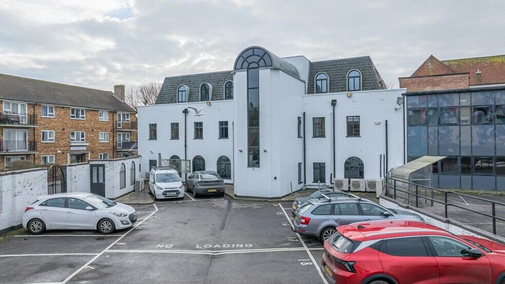 7 Kings Rd, Southsea à louer - Photo du bâtiment - Image 2 de 21