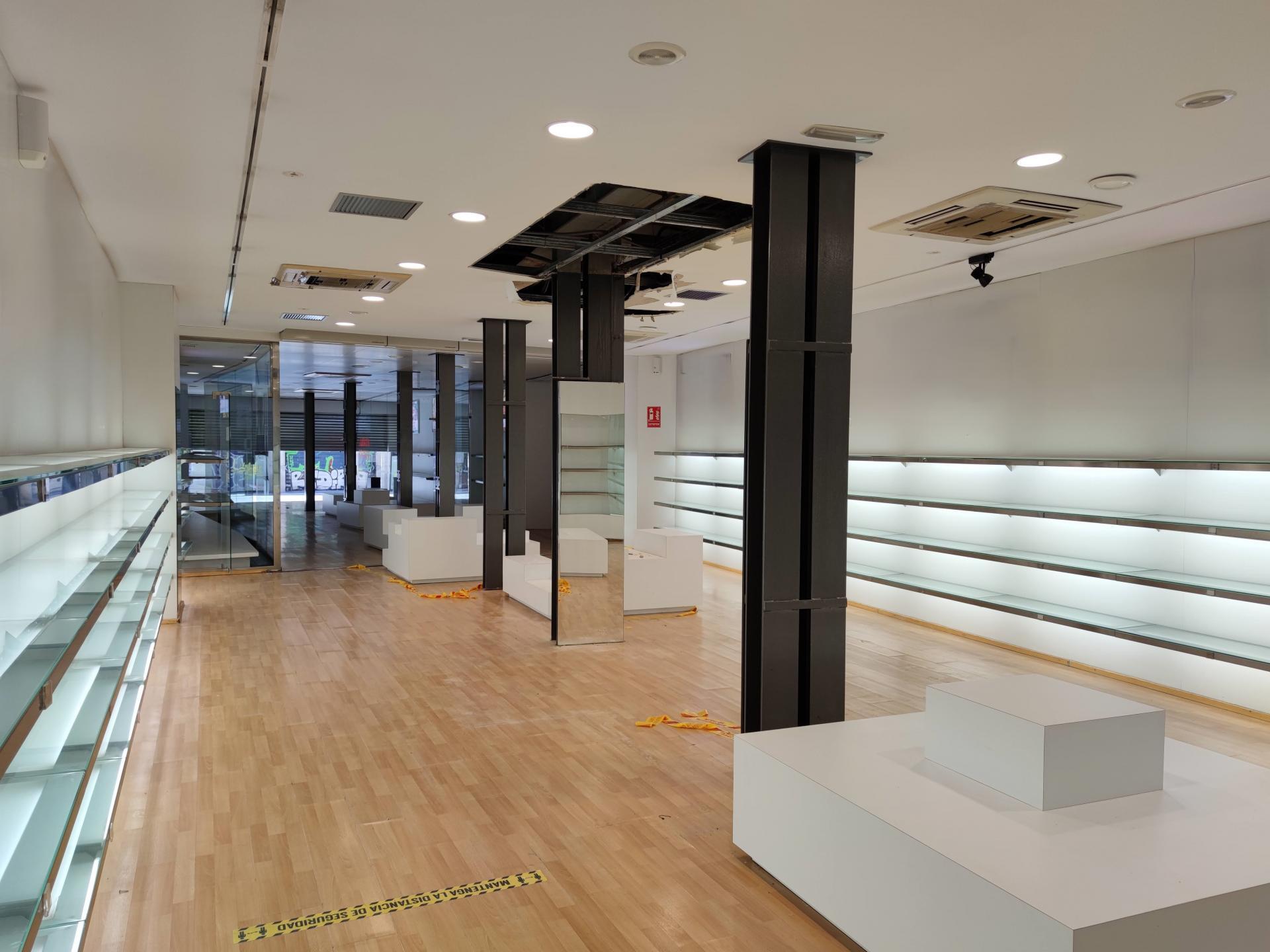 Retail in Barcelona, Barcelona for lease Interior Photo- Image 1 of 10